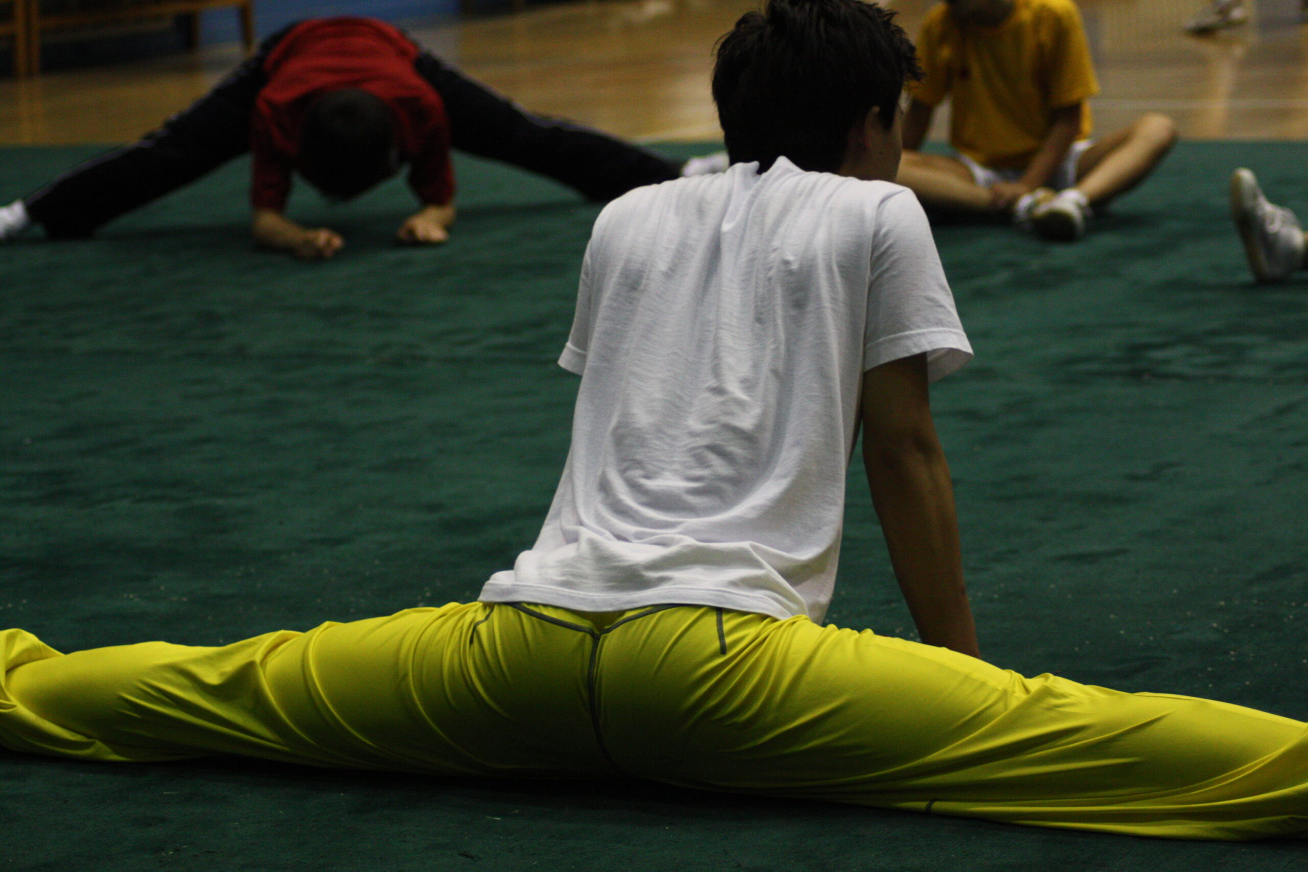 Xu Ming Hu's amazing flexibility