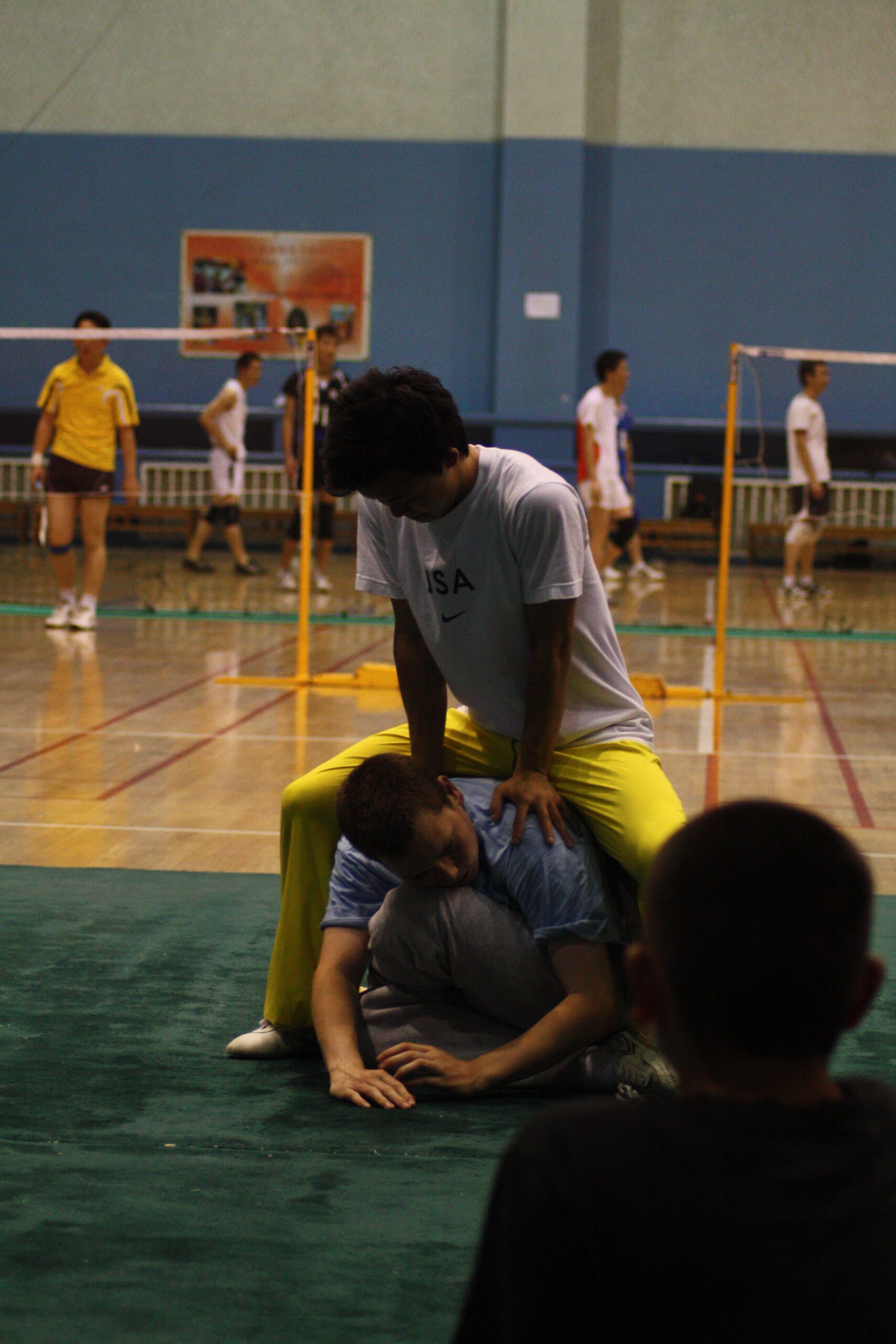 Tiger pushing Jonah